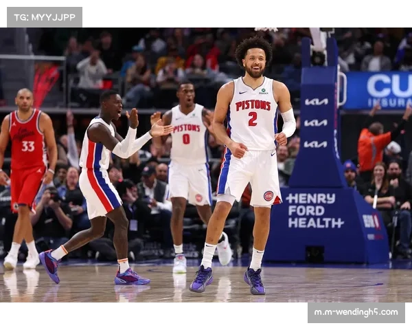 活塞团队篮球与防守效率出色,坎宁安杜伦组合展现黑马潜质