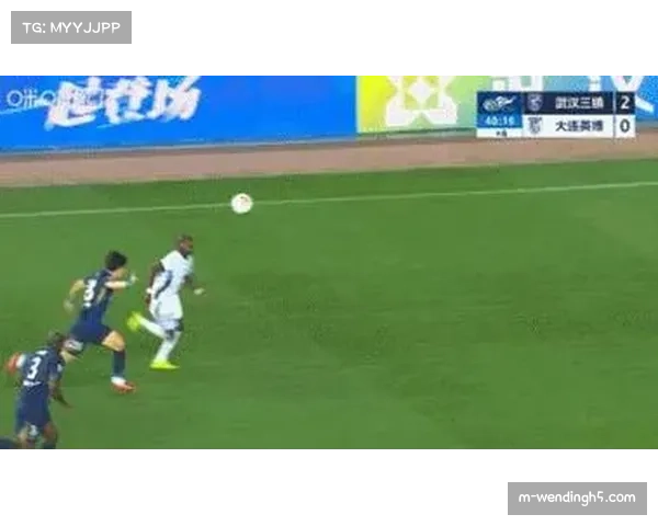 武汉三镇绍尔任意球破门 技术型中场展现定位球功底